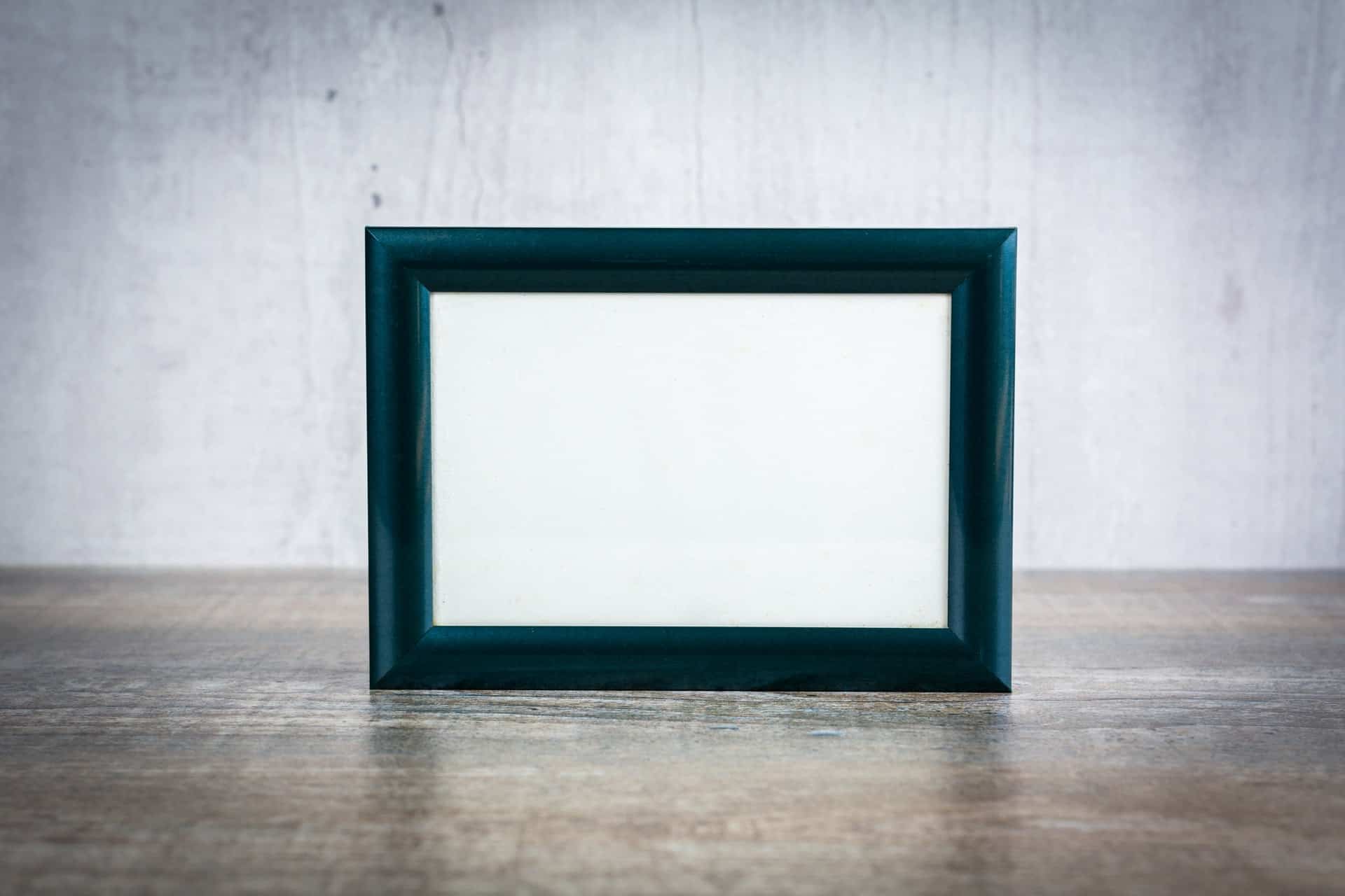 15-inch digital photo frame