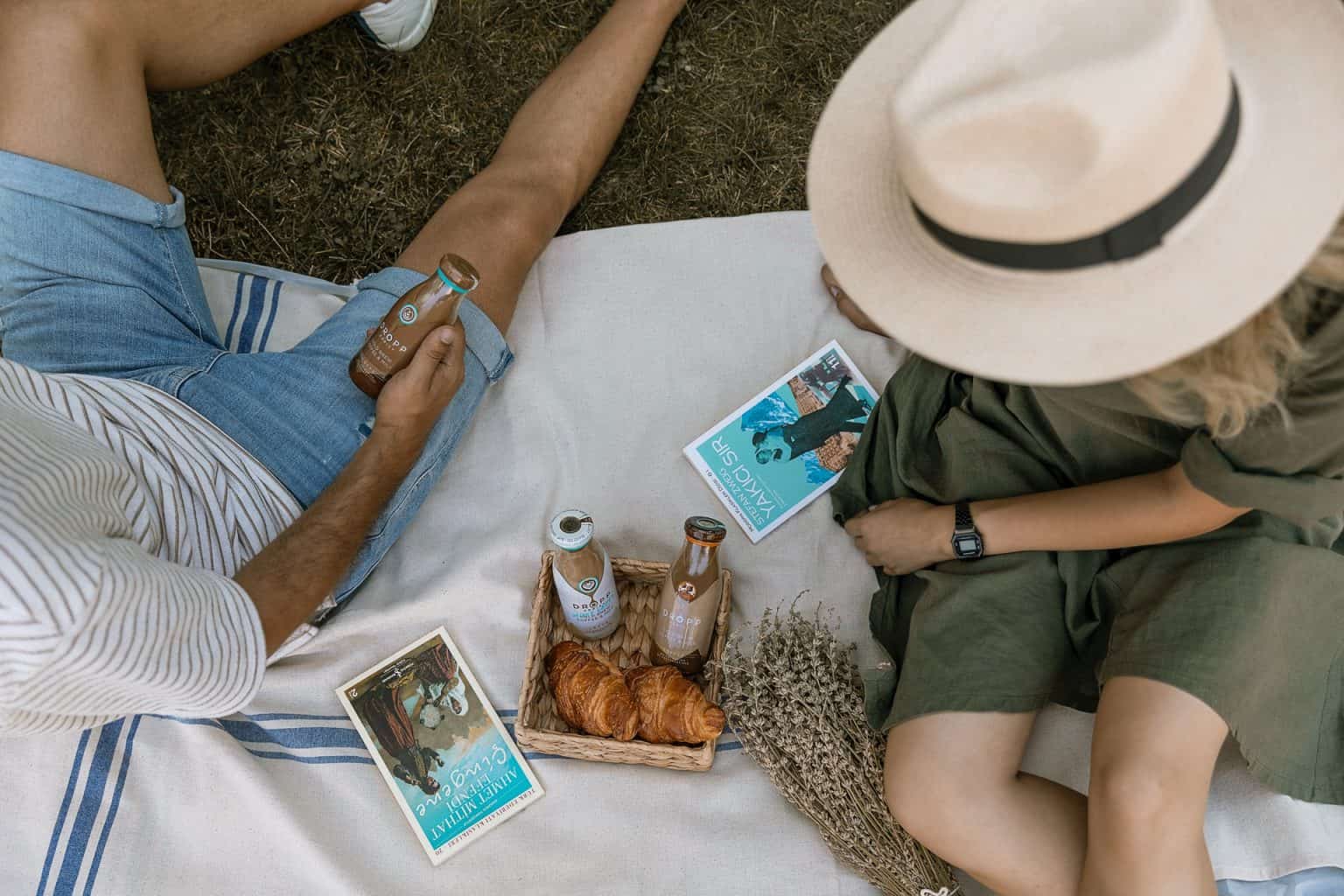 Are Rotating Digital Picture Frames Worth Hunting For? PixStar Blog