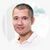 Personne utilisant l'application Pix-Star sur son smartphone